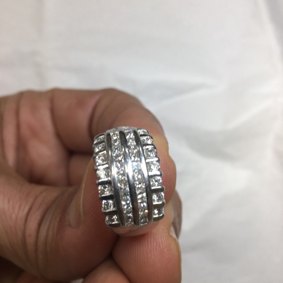 NEW 18K white gold diamonds wedding ring - Picture 3 of 8